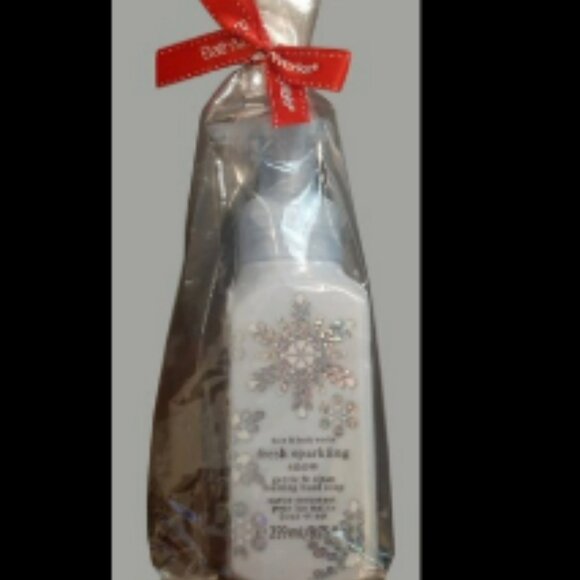 Bath & Body Works Fresh Sparkling Snow Foaming Hand Soap 8.75oz./259ml - Picture 1 of 1
